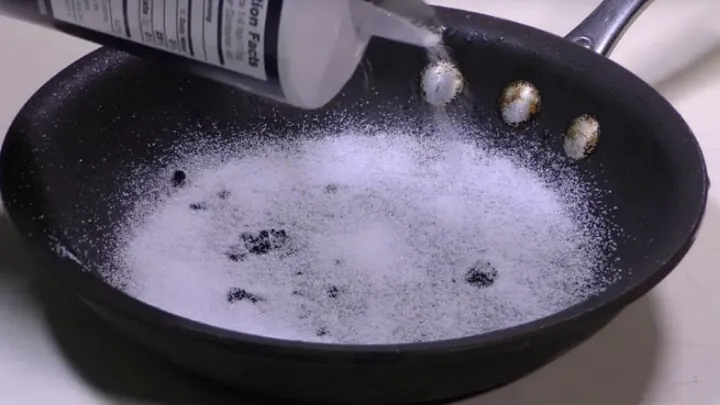 THIS is why people put a frying pan with salt on the stove! Such a handy trick!