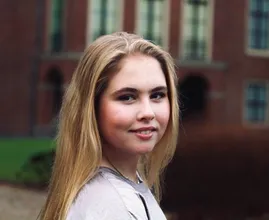 Dubbelganger prinses Amalia gespot op social media