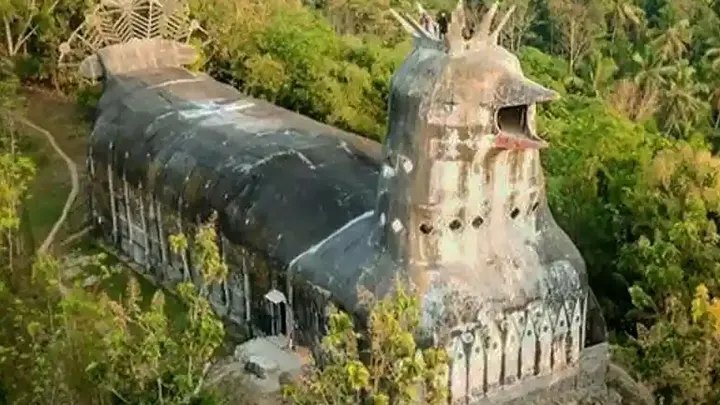 10 Crazy Structures Built By Extravagant Millionaires