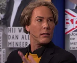 Dit wil je zien: Rogier Smit deelt foto zonder zijn iconische pruik