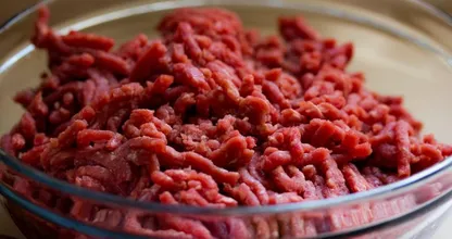 Kun je gehakt dat over de datum is nog eten?