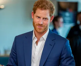 Εδώ είναι ο λόγος γιατί ο Άγγλος Πρίγκιπας Harry συνεχώς παίζει με την βέρα του