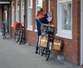 Pas op voor deze nieuwe fraudetruc onder pakketbezorgers aan de deur!