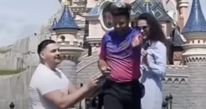Aii: medewerker Disneyland Parijs verpest huwelijksaanzoek