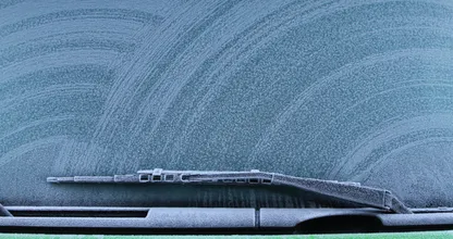 Autoruiten niet goed gekrabd? Dan riskeer je 380 euro boete