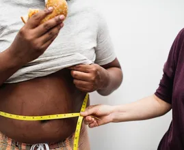 ‘Wenn ein Kind übergewichtig ist, sind die Mutter und der Vater Schuld’, meinen 44 Prozent der Eltern.