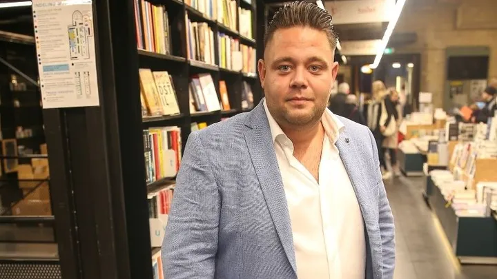 Massa is Kassa-kijkers getuige van ongemakkelijke flirtpoging Mark Gillis