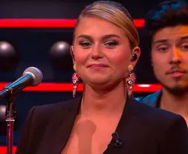 Dat duurt niet lang meer: Roxeanne Hazes deelt foto van haar prachtige, grote babybuik
