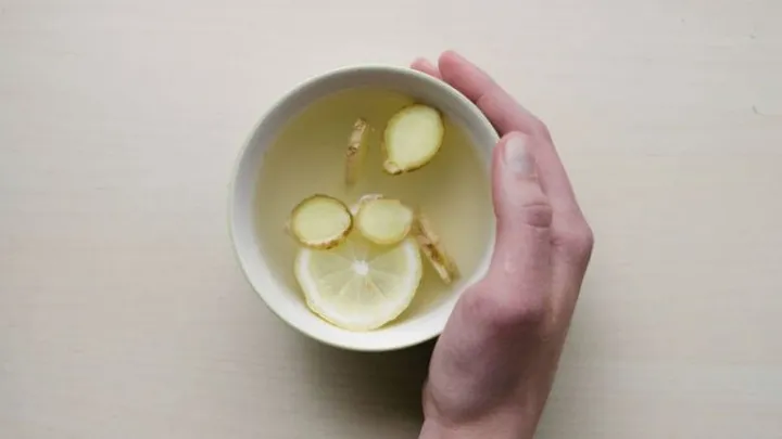 Los 5 beneficios para la salud del agua con jengibre