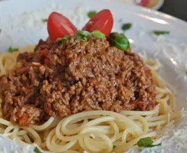 So macht Sternekoch Gordon Ramsay seine berühmte Bolognese Sauce!