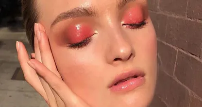 Ophef over nieuwe 'migrainepose' op Instagram: 'Mijn ziekte is geen beautytrend'