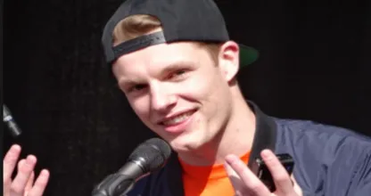 Zó ziet de broer van Enzo Knol eruit; wat lijken ze op elkaar!