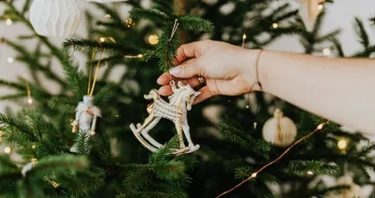 Optuigen maar: dit zijn de gezondheidsvoordelen van een echte kerstboom in huis