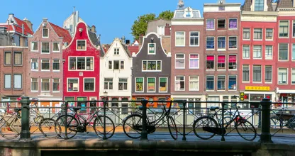 Kritiek op Blond Amsterdam servies met lachende Anne Frank