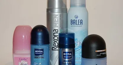 Bei diesen 3 Dingen ist Deo viel effektiver als gewöhnliche Haushaltsmittel. Und fast keiner weiß davon.