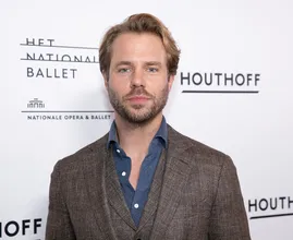 OM onderzoekt acteur Thijs Römer na meldingen wangedrag
