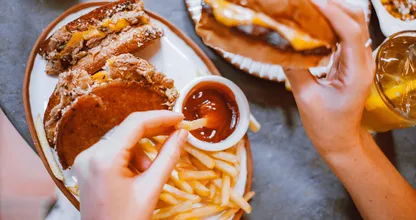 Entlarvt: Die dunkle Seite Ihrer Lieblings-Fastfoodketten - Sie werden nicht glauben, was in Ihrer Mahlzeit steckt!