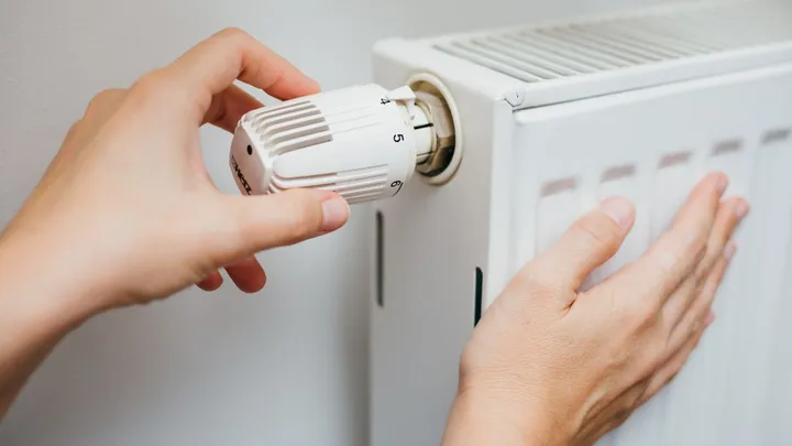Wat is wijsheid: de verwarming 's nachts uitzetten of aanhouden?