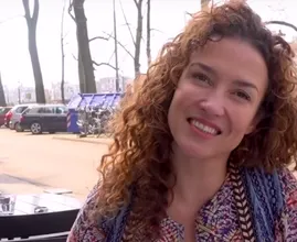 Katja Schuurman verrast volgers met nieuwe uitvoering van 'Ademnood'