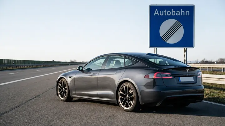 This Unexpected Car's 300 KM/H Autobahn Run Is Changing Everything Drivers Thought They Knew
