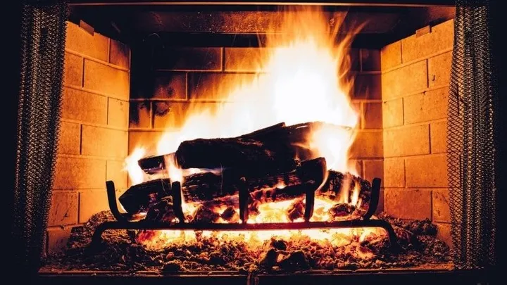 SBS6 zendt op eerste kerstdag de hele avond een haardvuurtje uit