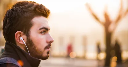 Voilà pourquoi vous aimez écouter de la musique triste