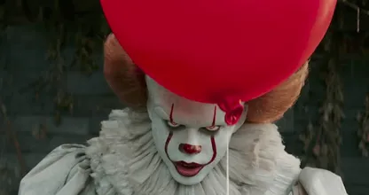 Wauw: de acteur die horrorclown IT speelt, is in het echt superknap!