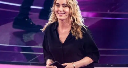 He said yes! Anouk neemt touwtjes in handen en vraagt vriend ten huwelijk