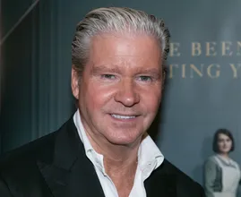 Dries Roelvink gaat zijn eigen autobiografie schrijven