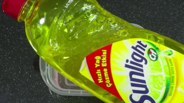 These are 7 things you should NEVER use dishwashing soap for!