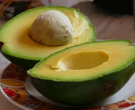 Mit diesem Trick wird jede Avocado in nur 10 Minuten reif!