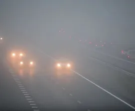 ANWB waarschuwt automobilisten voor dichte mist tijdens de jaarwisseling