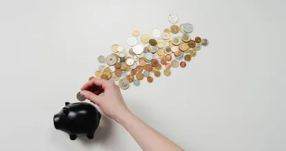 Mensen delen hun simpele tips om geld te besparen