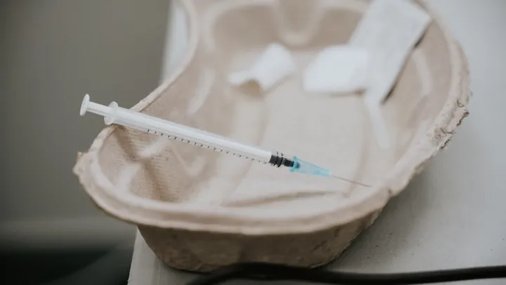 Piek in vaccinatiesnelheid: waarom het nu opeens zo hard gaat