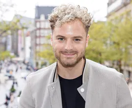 Jim Bakkum herenigt met Idols-jurylid Henkjan Smits