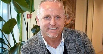Even loeren: Gordon geeft kijkje in zijn miljoenenvilla