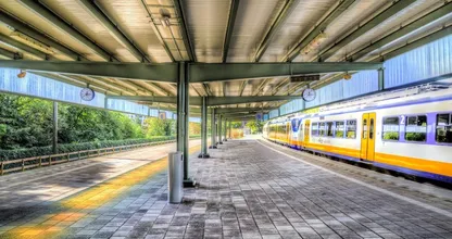 Het einde van een tijdperk: dé stem van de NS-stations stopt