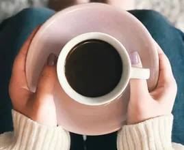 Onderzoekers beweren: koffie drinken is goed voor de lijn