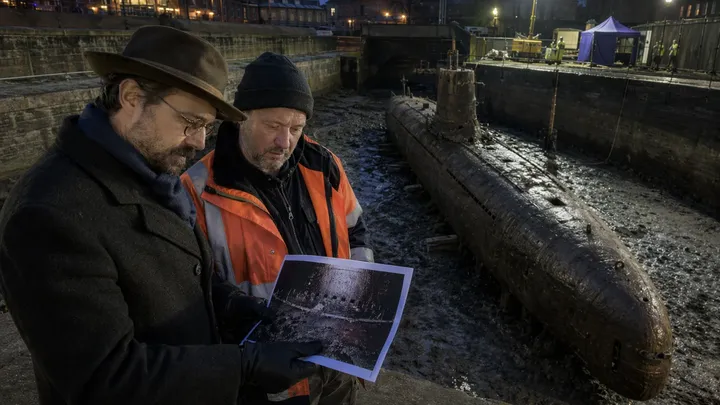Submarine Emerges in the Middle of the City –Then Maintenance Workers Take a Look Inside