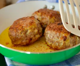 Mit dieser Zutat kreierst du die leckersten Frikadellen der Welt!