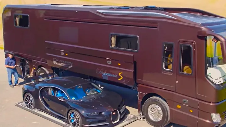 Luxury mobile home worth 1.42 million has built-in garage – The interior is even better!