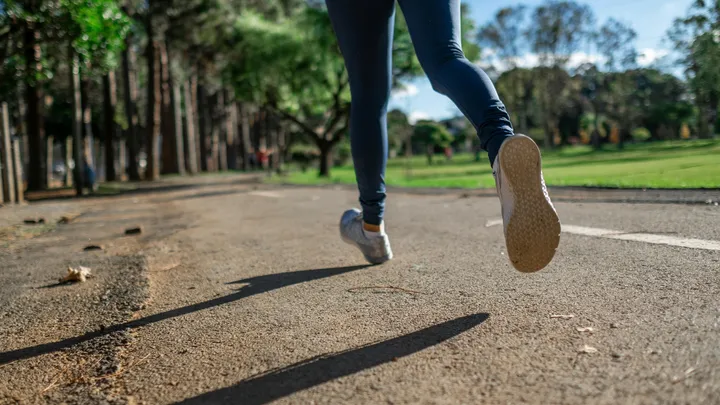 Wat is beter voor je: wandelen of hardlopen?