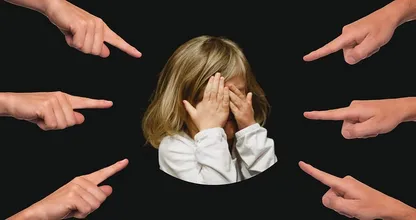 Psychologen warnen: Diese 5 Sachen solltest du nicht deinem Kind sagen