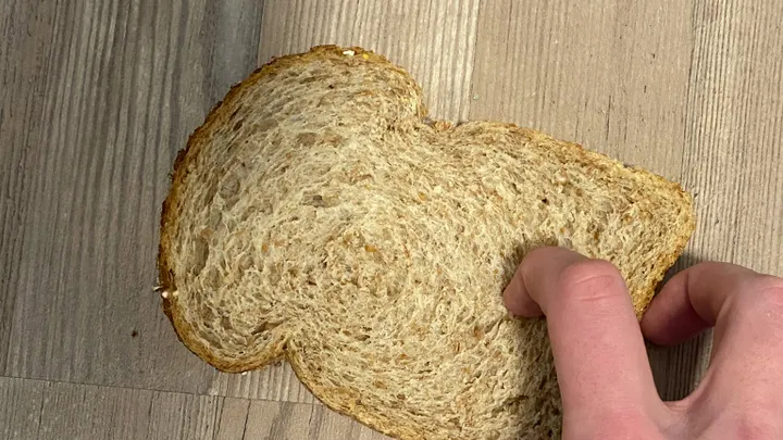 This strange use for a slice of bread can save you a lot of pain