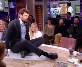 Beau reageert op tafelplakker: ‘Eng dat je niet weet wat er gebeurt’