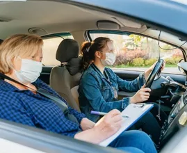 CBR: twee rijscholen moeten groen licht geven voordat iemand mag afrijden