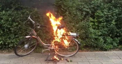 Brandweer waarschuwt: accu's elektrische fietsen vliegen te vaak in brand