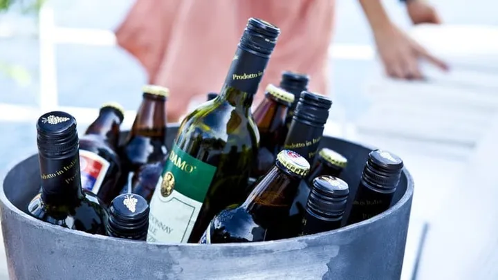 Never have lukewarm drinks again: with this trick cans and bottles will be cool within 5 minutes!