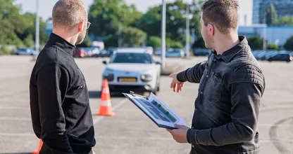 Rijschoolhouders verhogen lesprijzen vanwege dure brandstof