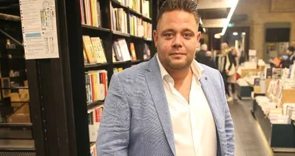 Massa is Kassa-kijkers getuige van ongemakkelijke flirtpoging Mark Gillis